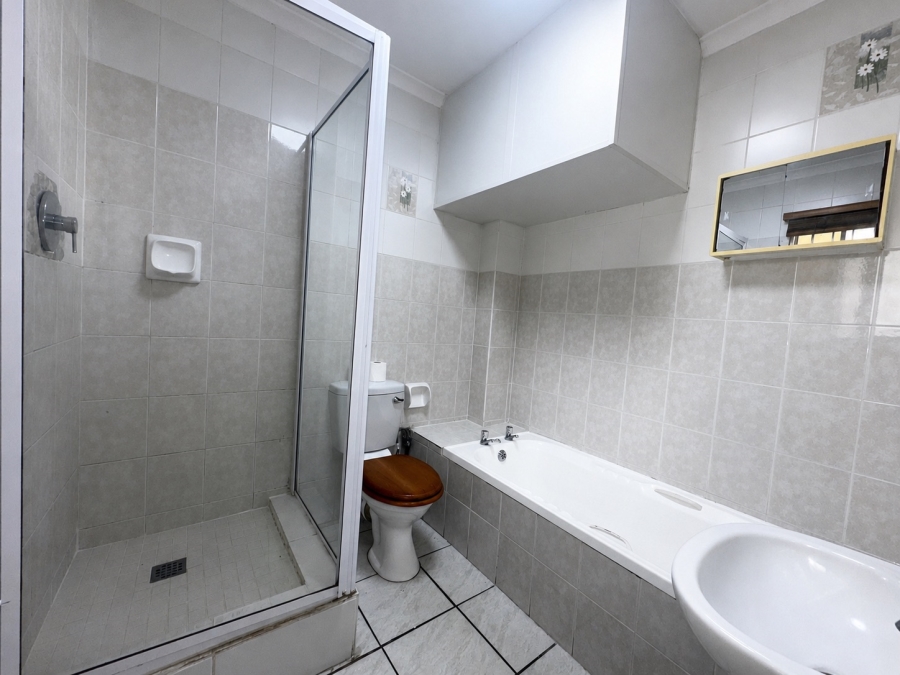 To Let 1 Bedroom Property for Rent in Table View Western Cape